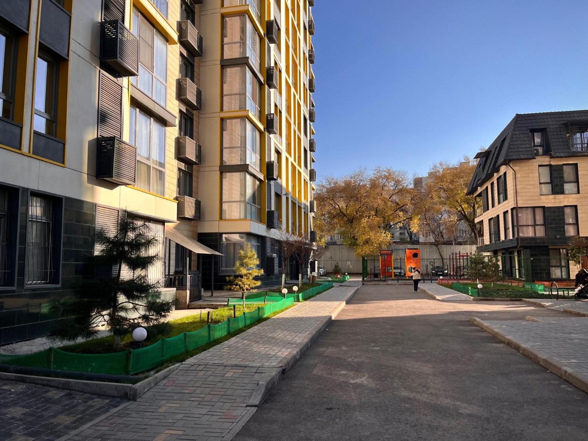 Apartment Spacious Design Raimbek4 Residence, Next To Metro & Drinking Water As A Gift *